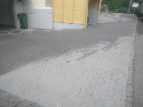 Garageneinfahrt mit Verbundsteinen