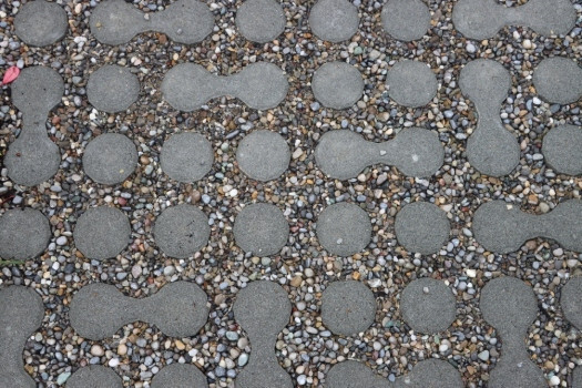 Rasensteine aus Beton für befahrbare Fläche